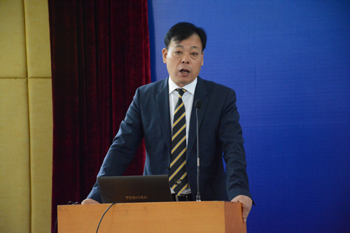 必赢bwin线路检测中心院长杨魁介绍学院情况